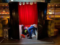 Oval-Photo-Booth-Hire-1